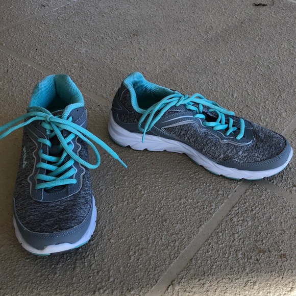 Fila Sneakers - Picture 2 of 8